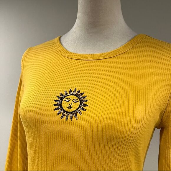 Yellow Long Sleeve sweater Dress with Sun Design size small - Picture 2 of 11
